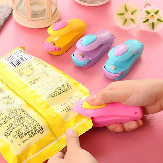 “Portable Mini Heat Sealer & Cutter – Keep Food Fresh Instantly”